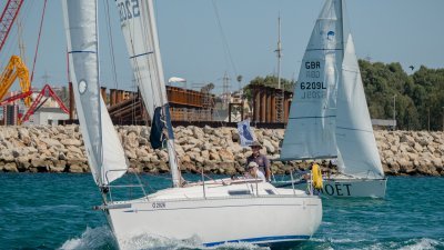 El Real Club Náutico de La Línea completa con éxito la sexta prueba del Campeonato Interclubs del Estrecho en una intensa jornada de levante