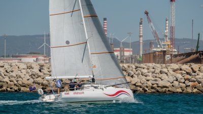 El Real Club Náutico de La Línea completa con éxito la sexta prueba del Campeonato Interclubs del Estrecho en una intensa jornada de levante