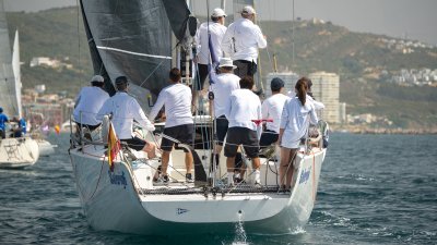 La falta de viento obliga a suspender la quinta prueba del Campeonato Interclubs del Estrecho en Sotogrande